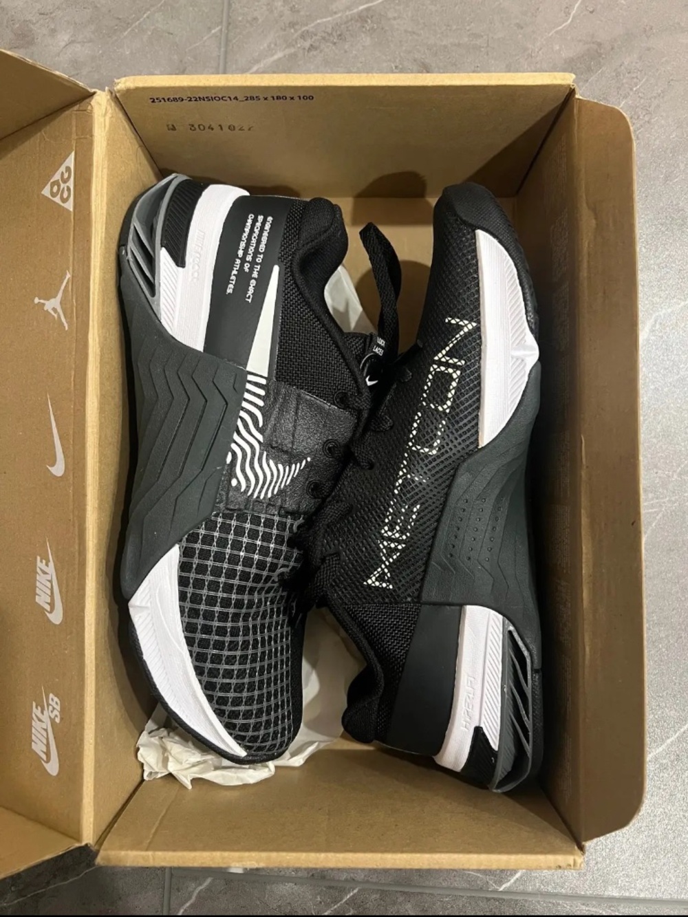 NWT: Nike Metcon 8 Sneakers (Size 6.5)